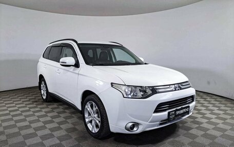 Mitsubishi Outlander III рестайлинг 3, 2013 год, 1 518 300 рублей, 3 фотография