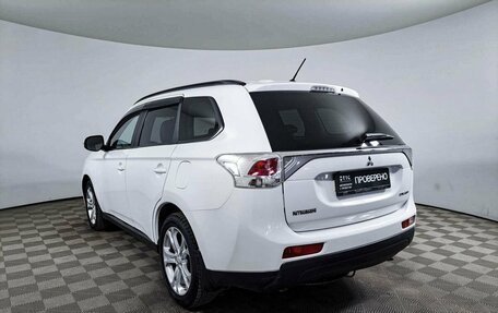 Mitsubishi Outlander III рестайлинг 3, 2013 год, 1 518 300 рублей, 7 фотография