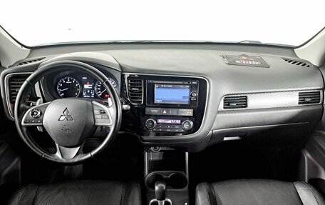 Mitsubishi Outlander III рестайлинг 3, 2013 год, 1 518 300 рублей, 14 фотография