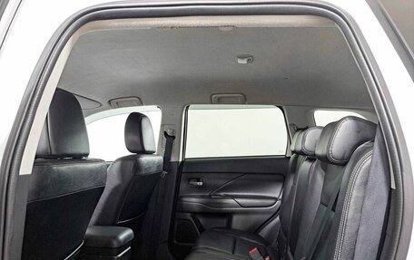 Mitsubishi Outlander III рестайлинг 3, 2013 год, 1 518 300 рублей, 12 фотография