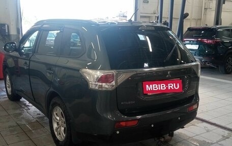 Mitsubishi Outlander III рестайлинг 3, 2014 год, 1 339 000 рублей, 4 фотография