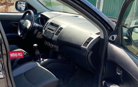 Mitsubishi Outlander III рестайлинг 3, 2010 год, 1 300 000 рублей, 11 фотография