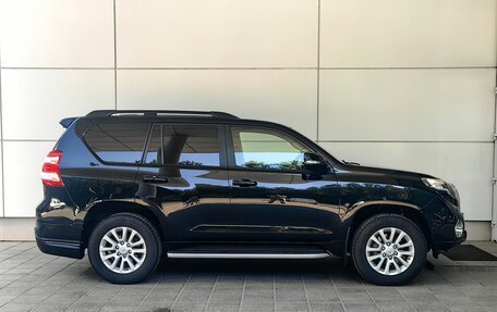 Toyota Land Cruiser Prado 150 рестайлинг 2, 2016 год, 4 200 000 рублей, 5 фотография