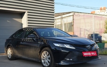 Toyota Camry, 2020 год, 3 849 000 рублей, 2 фотография