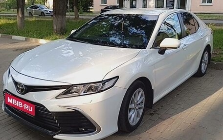 Toyota Camry, 2021 год, 3 900 000 рублей, 1 фотография