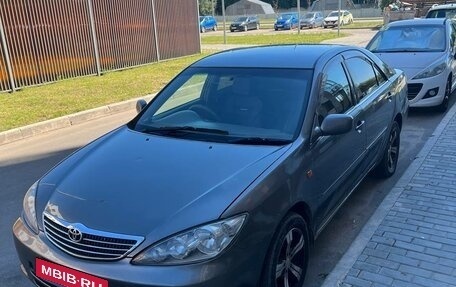 Toyota Camry V40, 2002 год, 580 000 рублей, 1 фотография