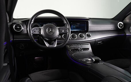 Mercedes-Benz E-Класс, 2018 год, 3 779 000 рублей, 6 фотография