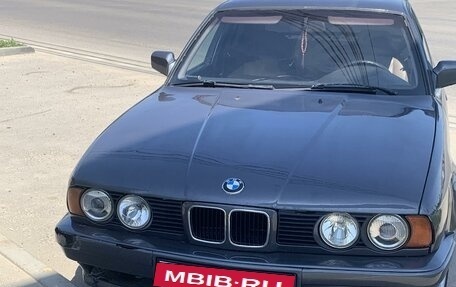 BMW 5 серия, 1989 год, 300 000 рублей, 1 фотография