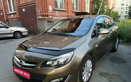 Opel Astra J, 2012 год, 830 000 рублей, 1 фотография