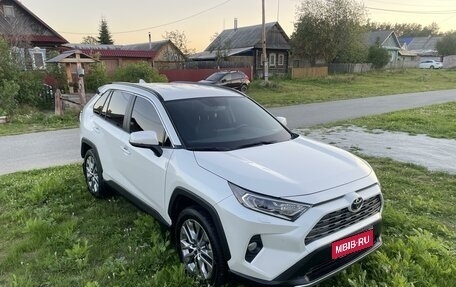 Toyota RAV4, 2021 год, 4 250 000 рублей, 1 фотография