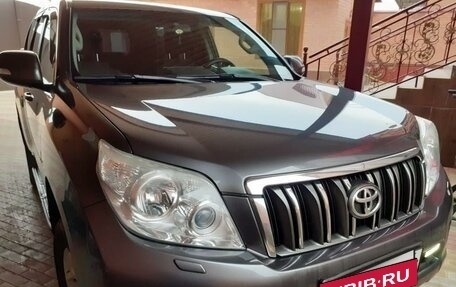 Toyota Land Cruiser Prado 150 рестайлинг 2, 2013 год, 3 000 000 рублей, 3 фотография