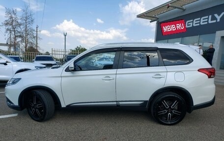 Mitsubishi Outlander III рестайлинг 3, 2019 год, 2 000 000 рублей, 7 фотография