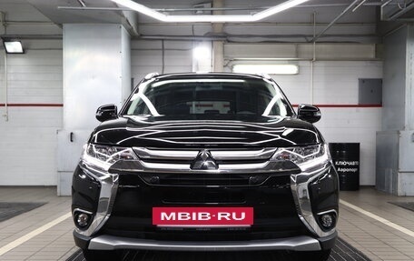 Mitsubishi Outlander III рестайлинг 3, 2018 год, 2 500 000 рублей, 3 фотография