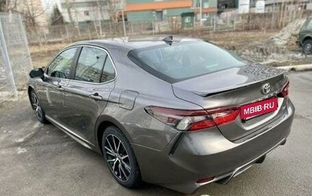 Toyota Camry, 2021 год, 3 150 000 рублей, 7 фотография