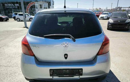 Toyota Vitz, 2005 год, 599 000 рублей, 6 фотография