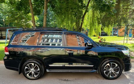 Toyota Land Cruiser 200, 2018 год, 6 950 000 рублей, 2 фотография