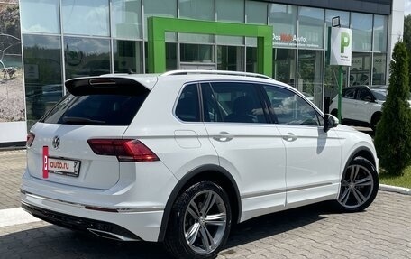 Volkswagen Tiguan II, 2017 год, 3 100 000 рублей, 3 фотография