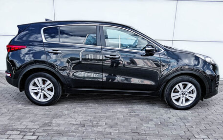 KIA Sportage IV рестайлинг, 2018 год, 1 930 000 рублей, 4 фотография