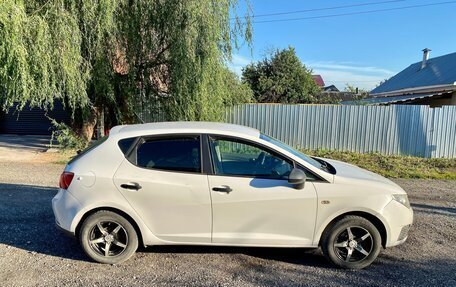 SEAT Ibiza IV рестайлинг 2, 2008 год, 530 000 рублей, 2 фотография