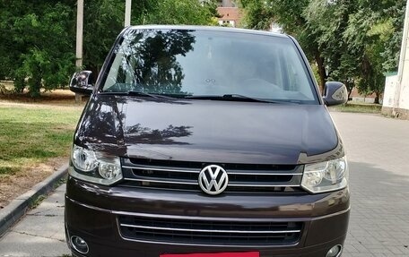 Volkswagen Caravelle T5, 2012 год, 2 080 000 рублей, 3 фотография