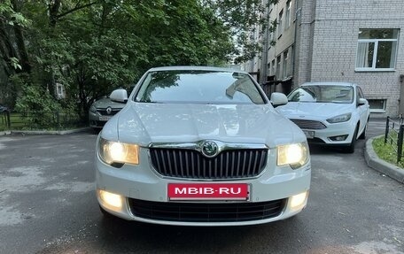 Skoda Superb III рестайлинг, 2013 год, 1 250 000 рублей, 2 фотография