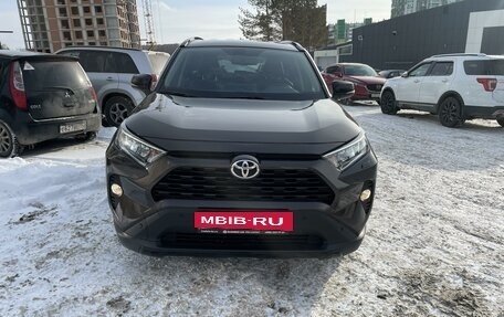 Toyota RAV4, 2021 год, 4 000 000 рублей, 2 фотография