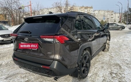 Toyota RAV4, 2021 год, 4 000 000 рублей, 3 фотография