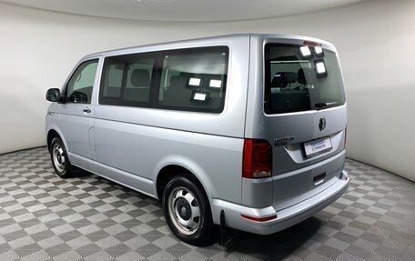 Volkswagen Multivan T6 рестайлинг, 2020 год, 4 557 000 рублей, 7 фотография