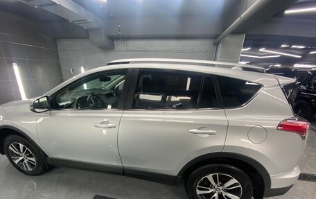 Toyota RAV4, 2017 год, 2 990 000 рублей, 5 фотография