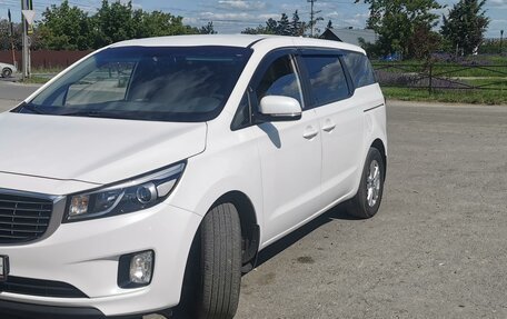 KIA Carnival III, 2018 год, 2 785 000 рублей, 2 фотография