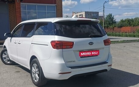 KIA Carnival III, 2018 год, 2 785 000 рублей, 4 фотография