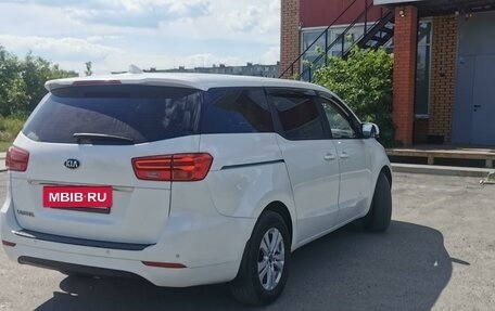 KIA Carnival III, 2018 год, 2 785 000 рублей, 5 фотография