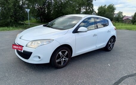 Renault Megane III, 2011 год, 870 000 рублей, 2 фотография