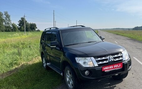 Mitsubishi Pajero IV, 2011 год, 2 150 000 рублей, 2 фотография