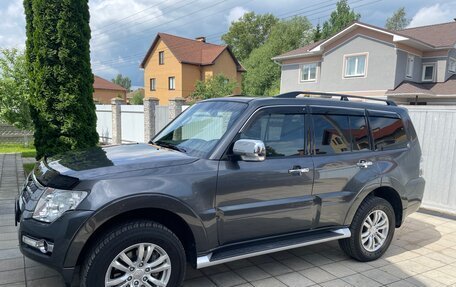 Mitsubishi Pajero IV, 2017 год, 3 590 000 рублей, 10 фотография