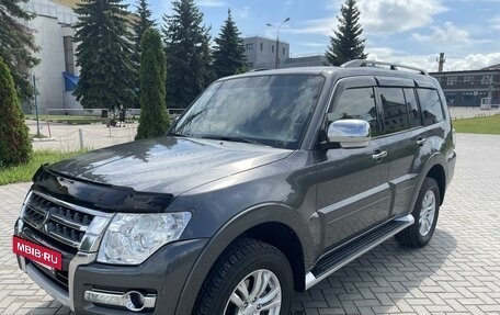 Mitsubishi Pajero IV, 2017 год, 3 590 000 рублей, 6 фотография