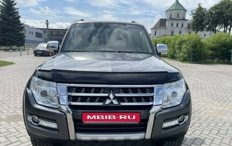 Mitsubishi Pajero IV, 2017 год, 3 590 000 рублей, 7 фотография