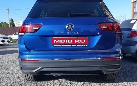 Volkswagen Tiguan II, 2021 год, 3 850 000 рублей, 2 фотография