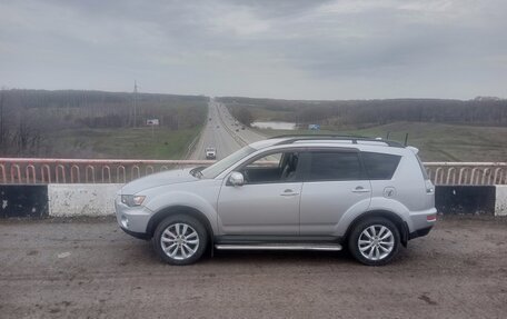 Mitsubishi Outlander III рестайлинг 3, 2011 год, 970 000 рублей, 8 фотография