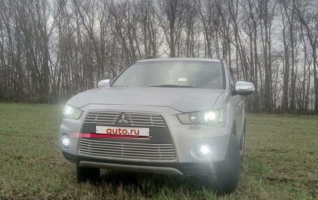 Mitsubishi Outlander III рестайлинг 3, 2011 год, 970 000 рублей, 11 фотография