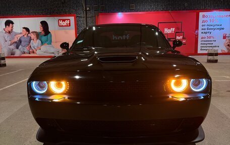 Dodge Challenger III рестайлинг 2, 2021 год, 3 100 000 рублей, 4 фотография