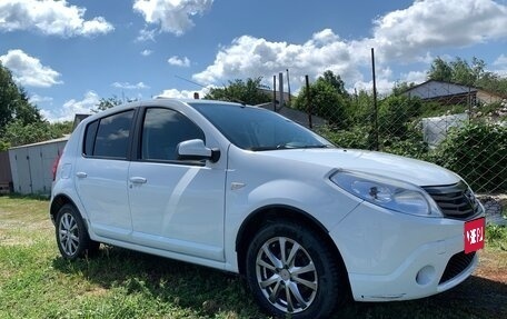 Renault Sandero I, 2012 год, 740 000 рублей, 1 фотография