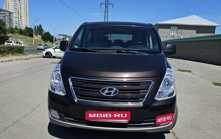 Hyundai H-1 II рестайлинг, 2017 год, 2 999 999 рублей, 4 фотография