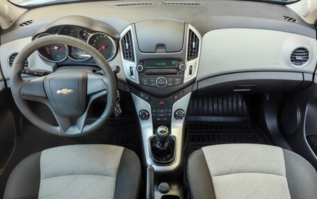 Chevrolet Cruze II, 2013 год, 879 000 рублей, 9 фотография