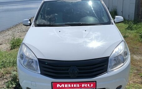 Renault Sandero I, 2012 год, 740 000 рублей, 3 фотография