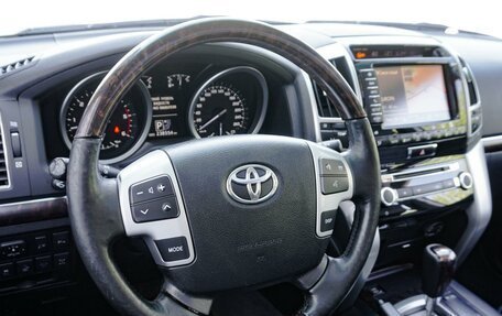 Toyota Land Cruiser 200, 2013 год, 4 349 000 рублей, 21 фотография