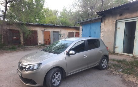 Renault Sandero II рестайлинг, 2014 год, 1 030 000 рублей, 2 фотография