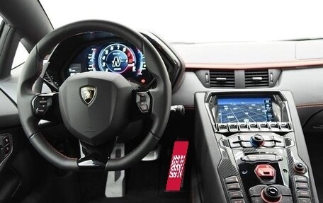 Lamborghini Aventador I рестайлинг, 2021 год, 45 500 000 рублей, 15 фотография