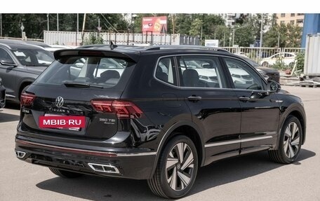 Volkswagen Tiguan II, 2023 год, 6 000 000 рублей, 4 фотография