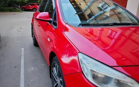 Opel Astra J, 2011 год, 680 000 рублей, 2 фотография